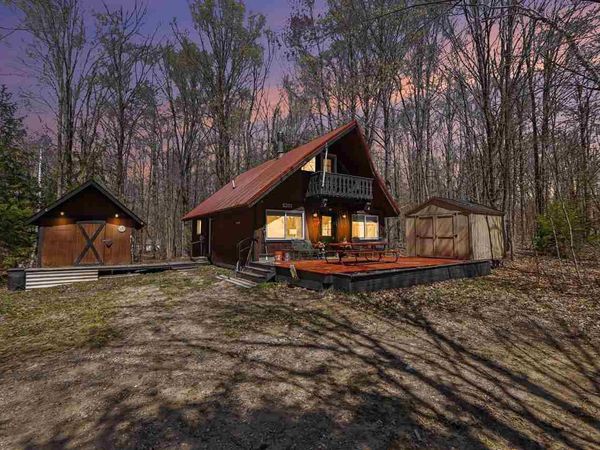 5201 Terreton Circle, Elmira, MI 49730