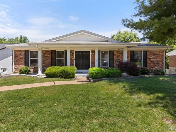 23 Quail Woods Drive, Fenton, MO 63026