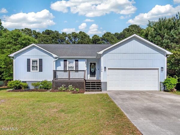 104 Pine Needle Drive, Hubert, NC 28539