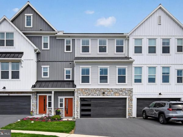 154 MARISSA COURT, NEWMANSTOWN, PA 17073