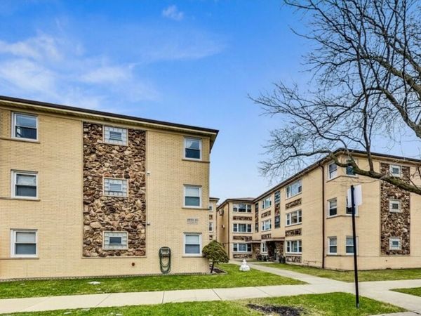 4933 N Lester Avenue, Unit 3W, Chicago, IL 60630