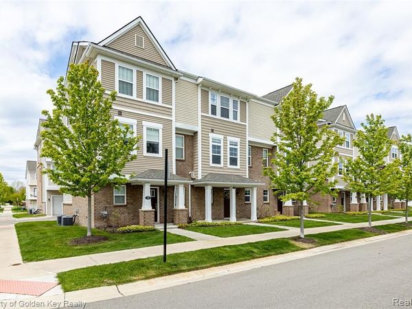 189 Monument Lane, Wixom, MI 48393