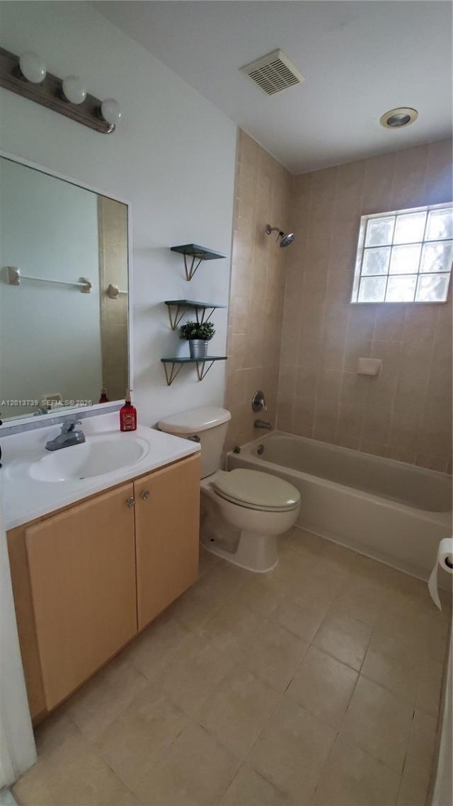 8804 NW 109th Pl, Unit 402, Doral, FL 33178 Photo