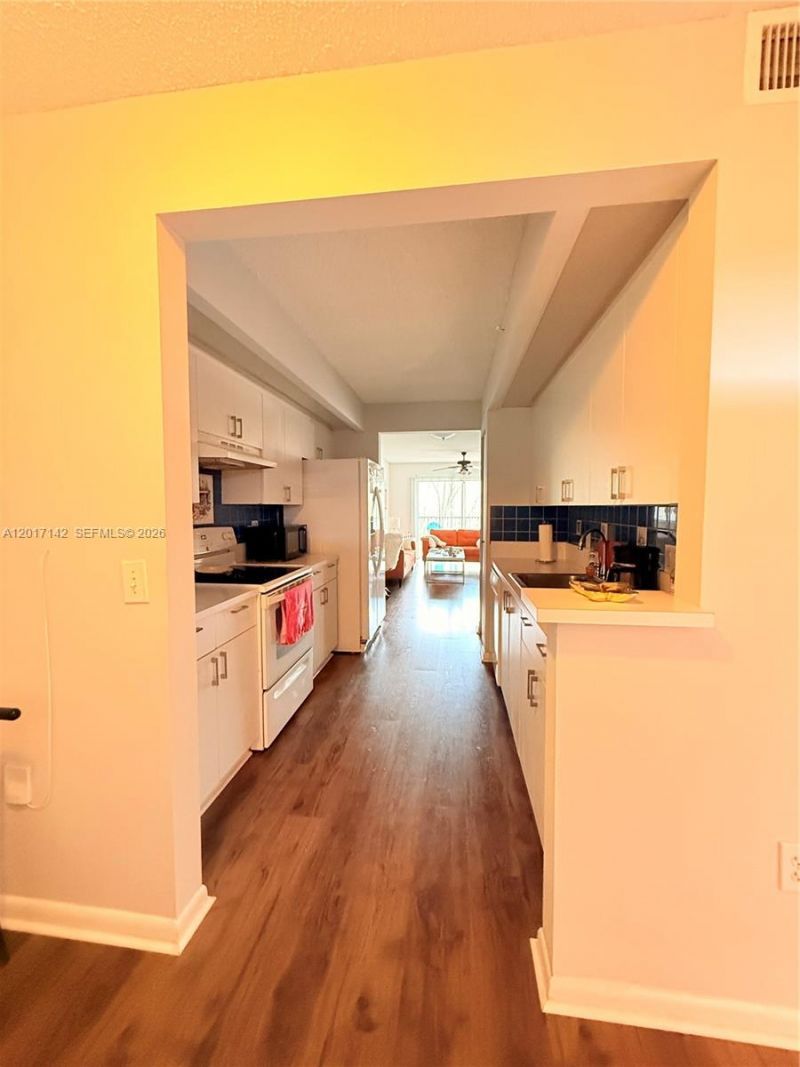 571 SW 142nd Ave, Unit 311O, Pembroke Pines, FL 33027 Photo