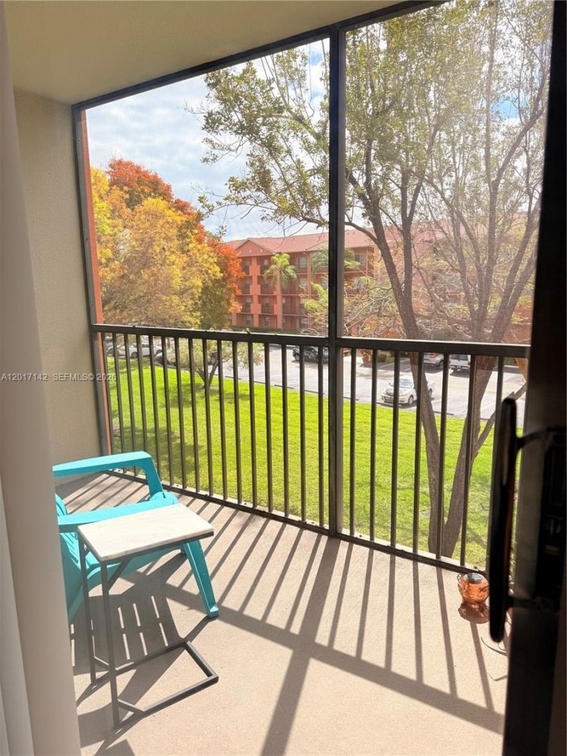 571 SW 142nd Ave, Unit 311O, Pembroke Pines, FL 33027 Photo