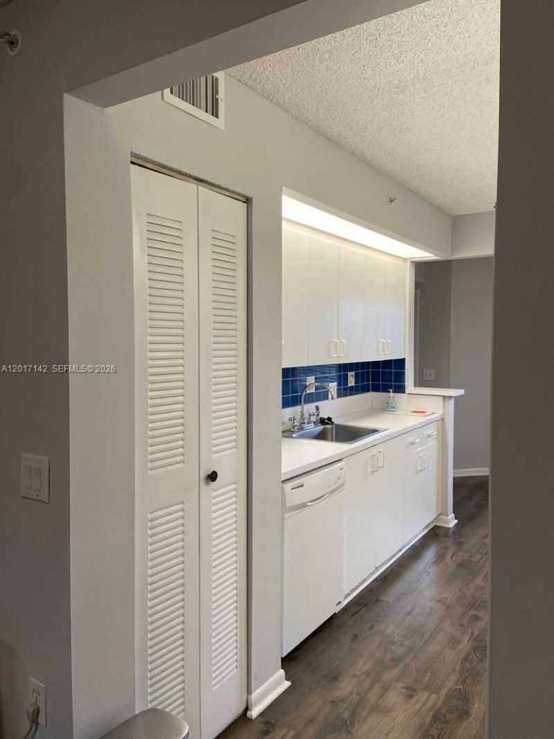 571 SW 142nd Ave, Unit 311O, Pembroke Pines, FL 33027 Photo