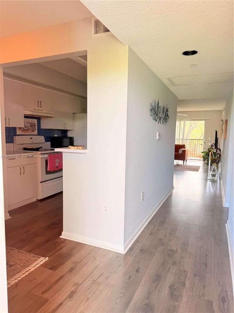 571 SW 142nd Ave, Unit 311O, Pembroke Pines, FL 33027 Photo