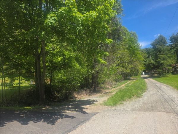 000 Harrold St, Jeannette, PA 15644