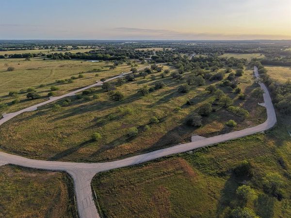 716 Main Loop Loop , Waelder, TX 78959