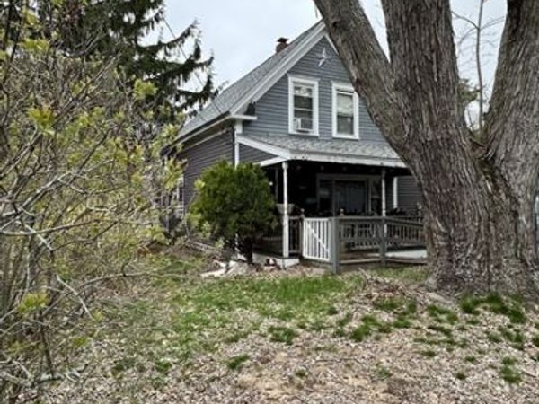 13 Collins St, Salisbury, MA 01952