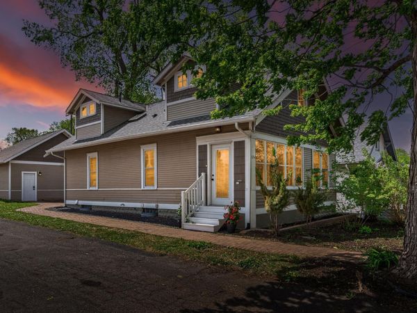 654 Carroll Avenue, Saint Paul, MN 55104