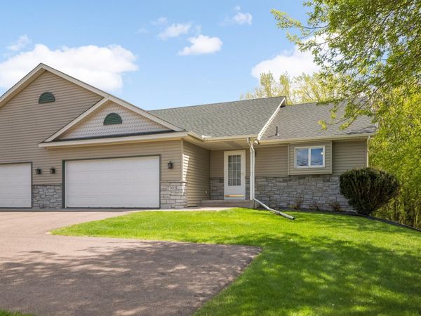 7901 15th Street N, Oakdale, MN 55128
