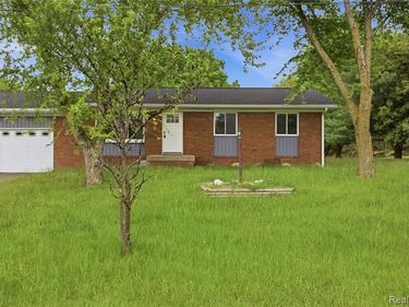 2897 Spring Hill Drive, Genoa Twp, MI 48843