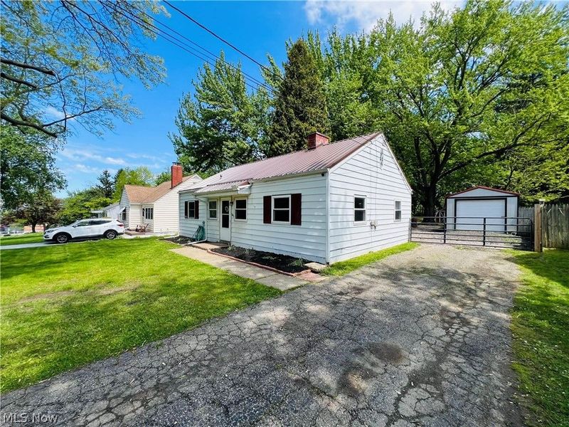 5854 Knollwood Drive, Ashtabula, OH 44004 Photo 2