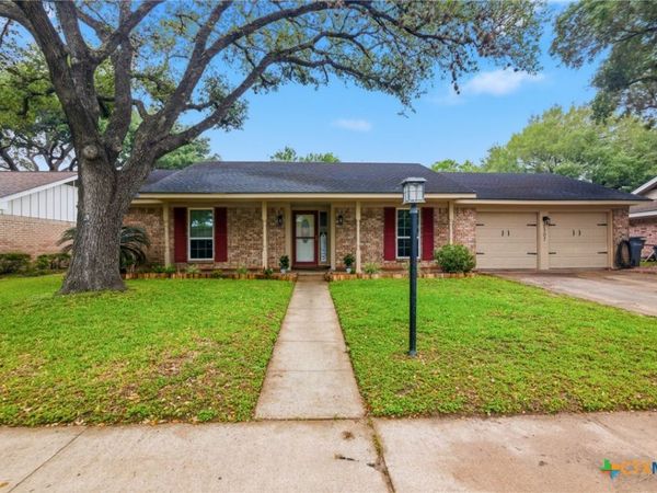 1307 Plantation Road, Victoria, TX 77904