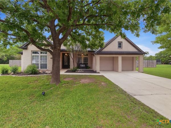 113 Las Brisas Boulevard, Seguin, TX 78155