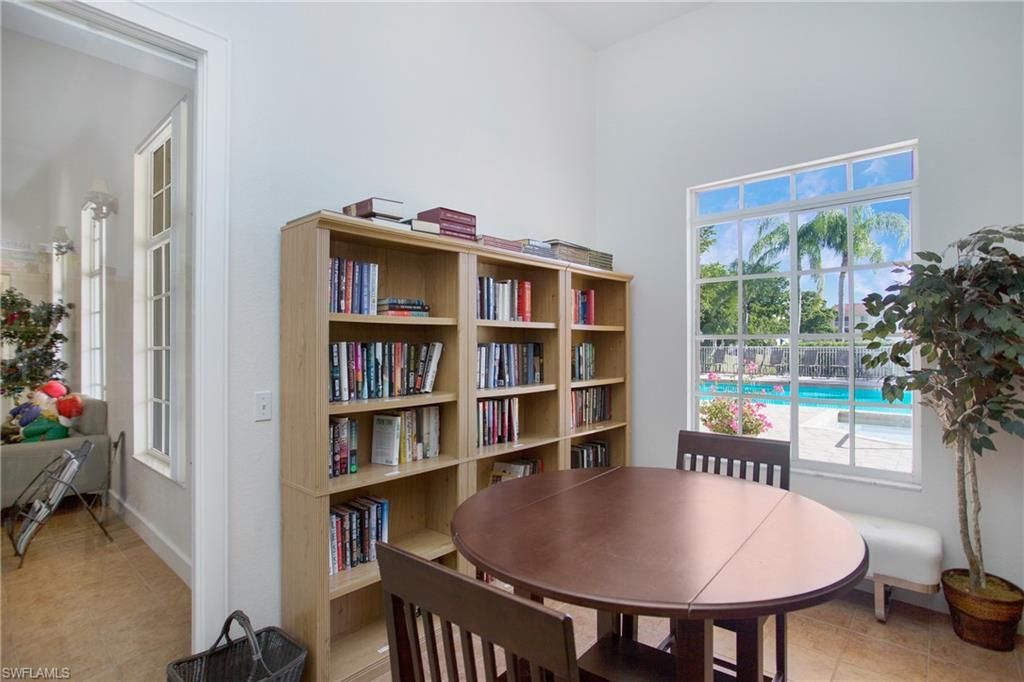 8271 Key Royal Cir, Unit 924, Naples, FL 34119 Photo
