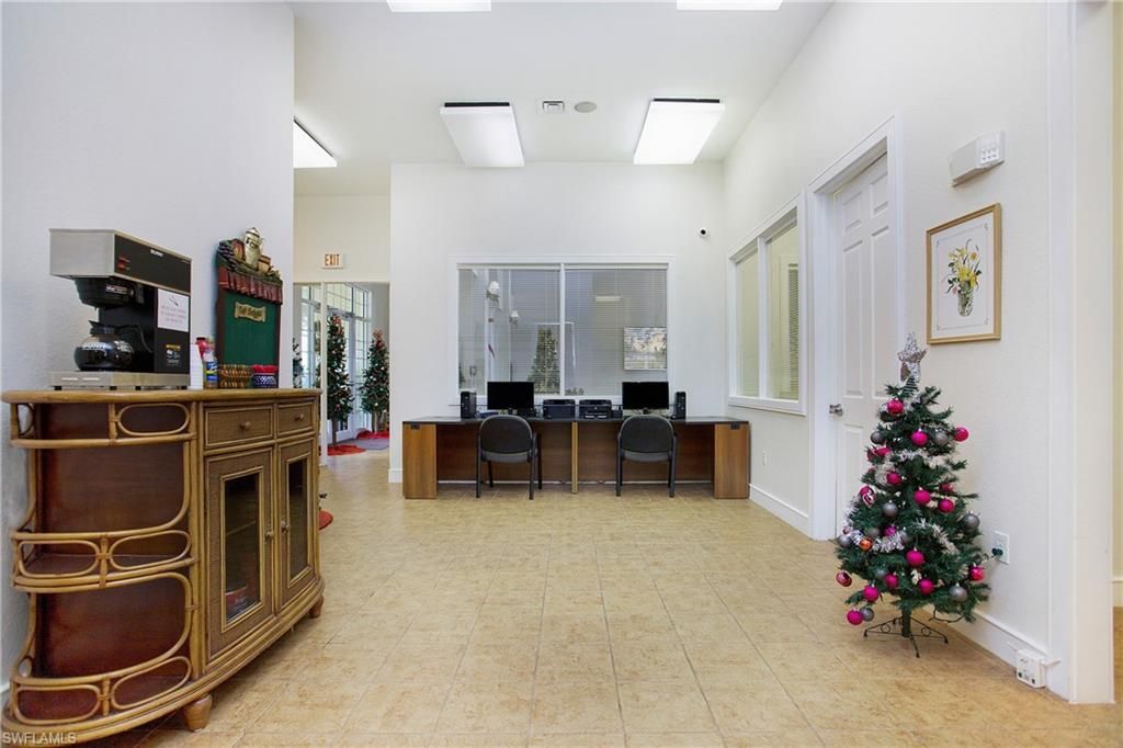 8271 Key Royal Cir, Unit 924, Naples, FL 34119 Photo