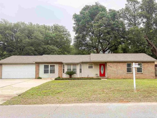 6446 Kennington Cir, Milton, FL 32570