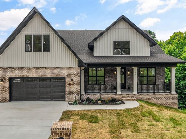 105 Mistletoeberry Rd, Oak Ridge, TN 37830