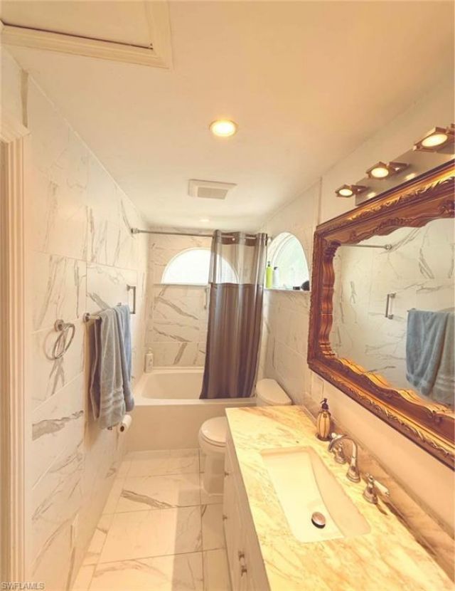 250 10th St Ne, Naples, FL 34120 Photo