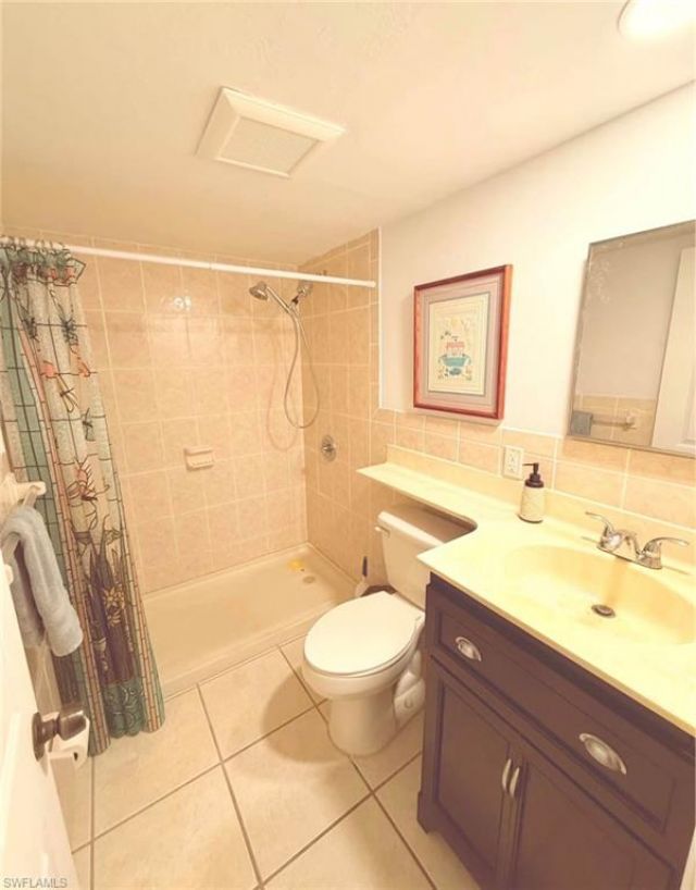 250 10th St Ne, Naples, FL 34120 Photo