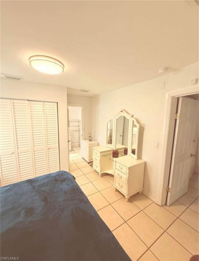 250 10th St Ne, Naples, FL 34120 Photo
