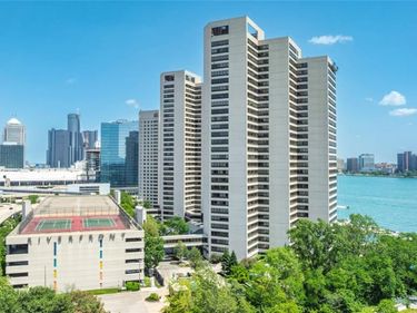 300 Riverfront Drive, Detroit, MI 48226