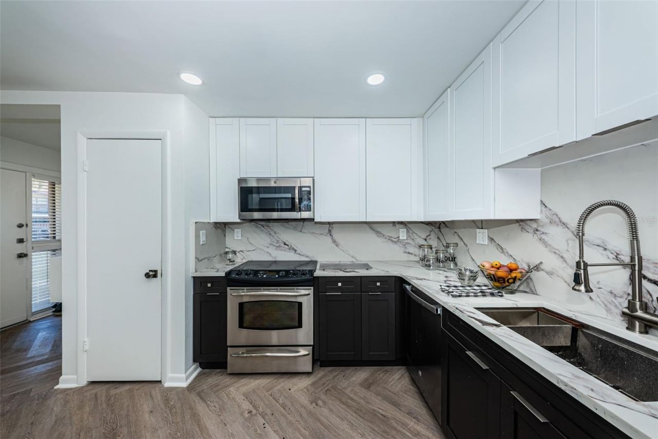 781 Village Lake Terrace N, Unit 101A, Saint Petersburg, FL 33716 Photo