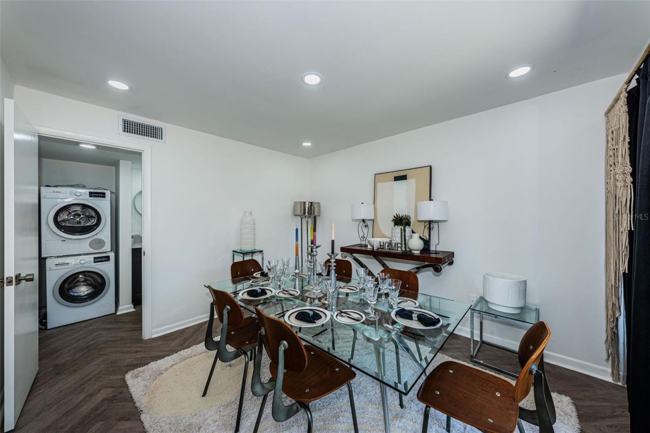 781 Village Lake Terrace N, Unit 101A, Saint Petersburg, FL 33716 Photo