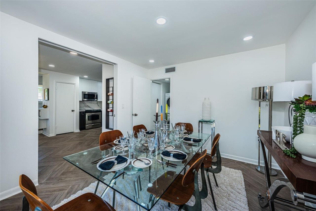 781 Village Lake Terrace N, Unit 101A, Saint Petersburg, FL 33716 Photo