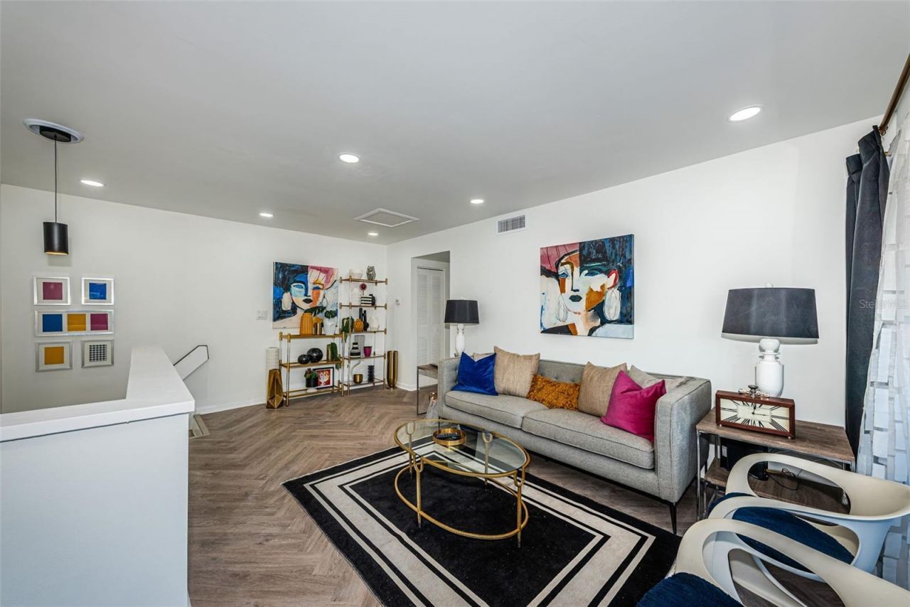 781 Village Lake Terrace N, Unit 101A, Saint Petersburg, FL 33716 Photo