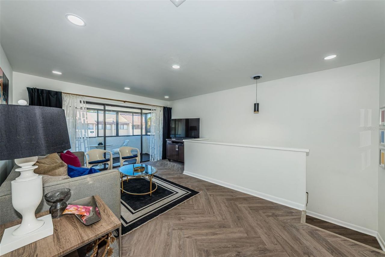 781 Village Lake Terrace N, Unit 101A, Saint Petersburg, FL 33716 Photo