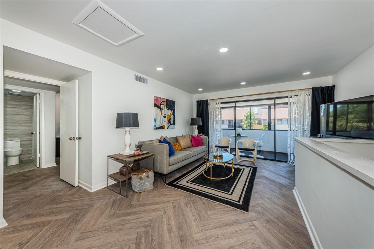 781 Village Lake Terrace N, Unit 101A, Saint Petersburg, FL 33716 Photo