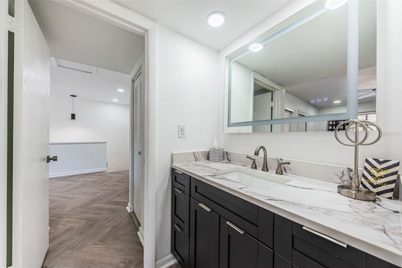 781 Village Lake Terrace N, Unit 101A, Saint Petersburg, FL 33716 Photo