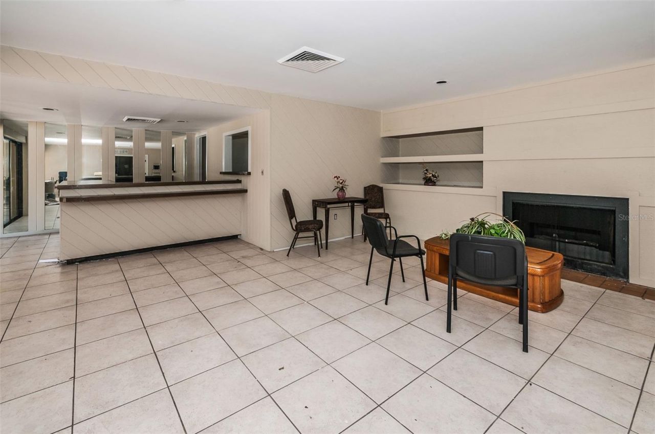 781 Village Lake Terrace N, Unit 101A, Saint Petersburg, FL 33716 Photo