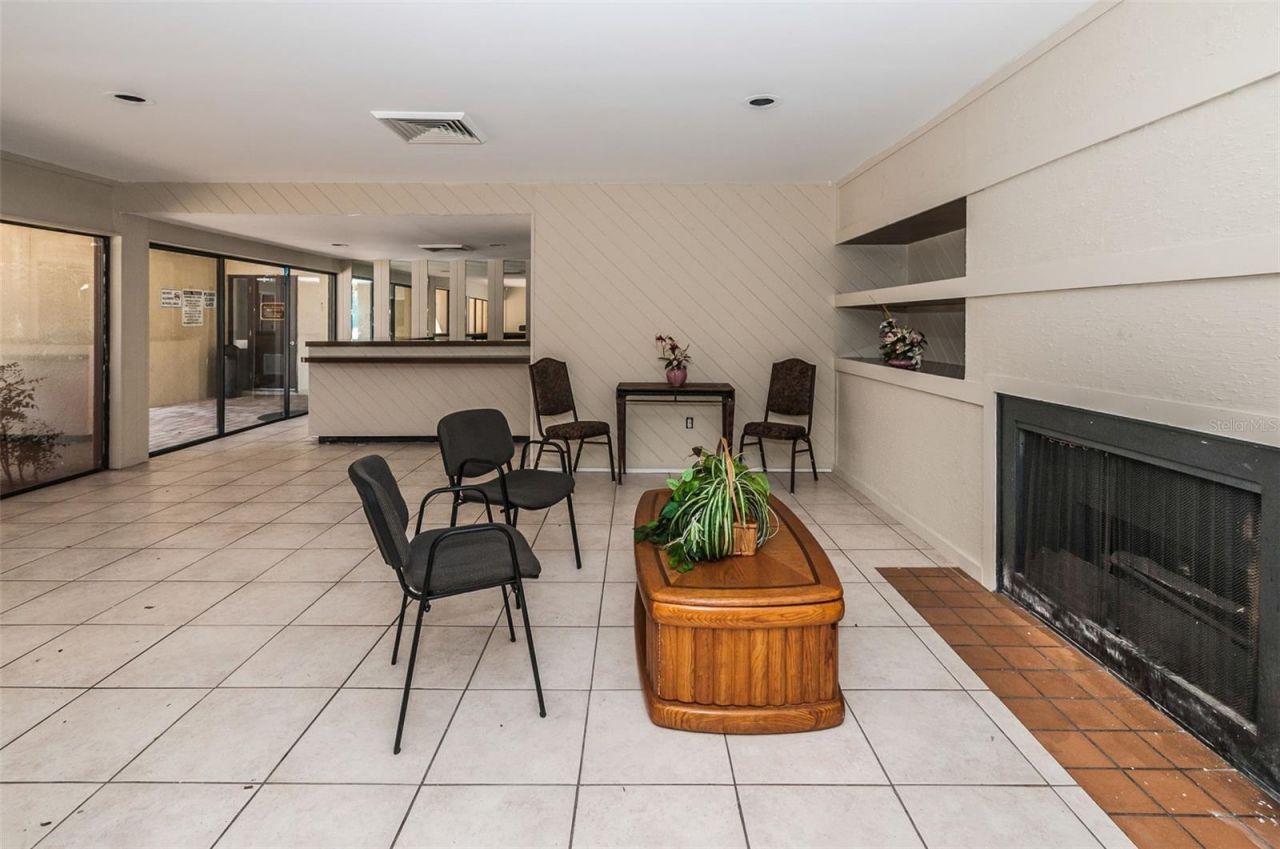 781 Village Lake Terrace N, Unit 101A, Saint Petersburg, FL 33716 Photo