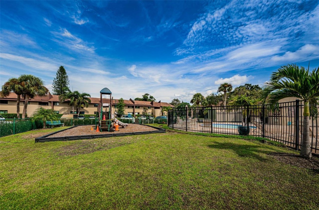 781 Village Lake Terrace N, Unit 101A, Saint Petersburg, FL 33716 Photo