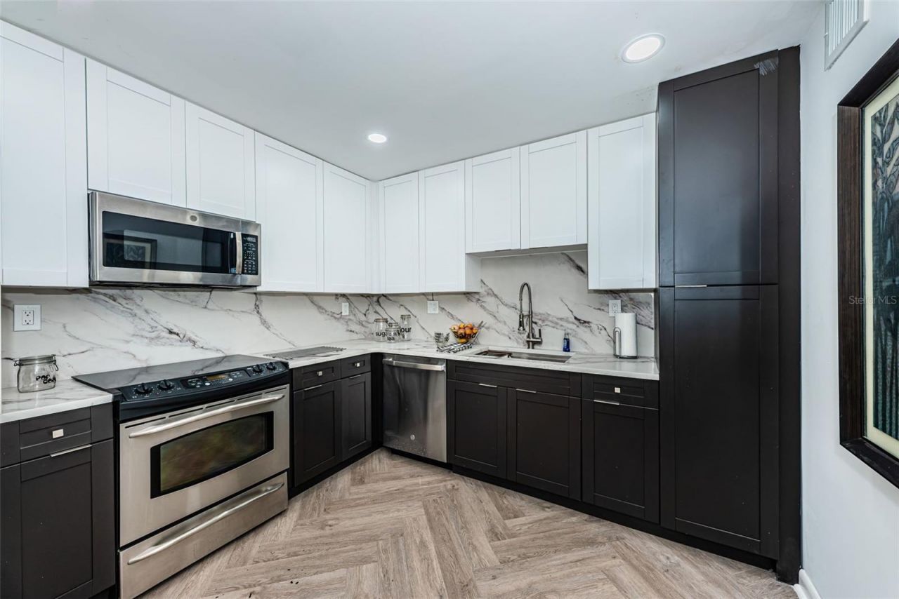 781 Village Lake Terrace N, Unit 101A, Saint Petersburg, FL 33716 Photo