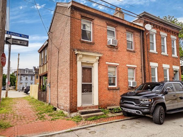 2301 Larkins Way, Pittsburgh, PA 15203