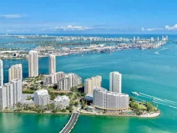 540 Brickell Key Dr , Unit 218, Miami, FL 33131