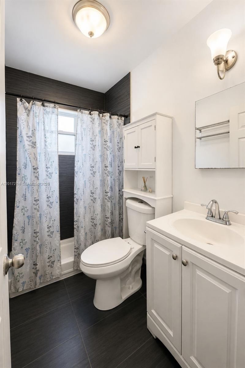 127 NW 47th Ter, Unit N4, Miami, FL 33127 Photo