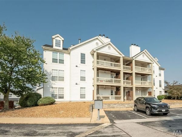 1445 Whispering Creek Drive, Unit E, Ballwin, MO 63021