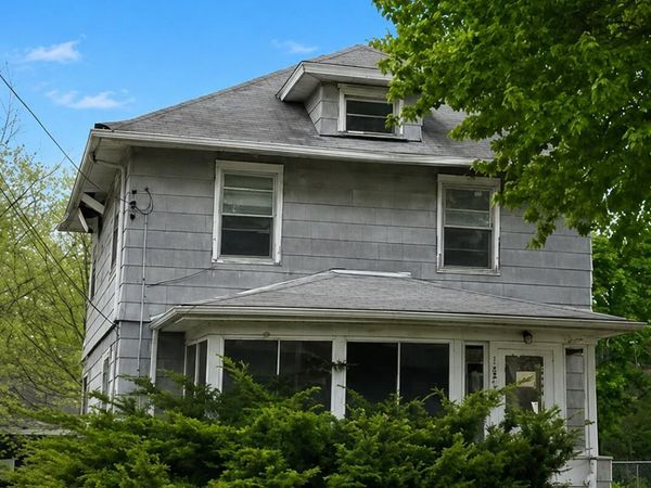 1232 Maple Avenue, Jackson, MI 49203