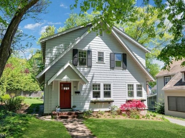 129 Mount Hebron Rd, Montclair, NJ 07043