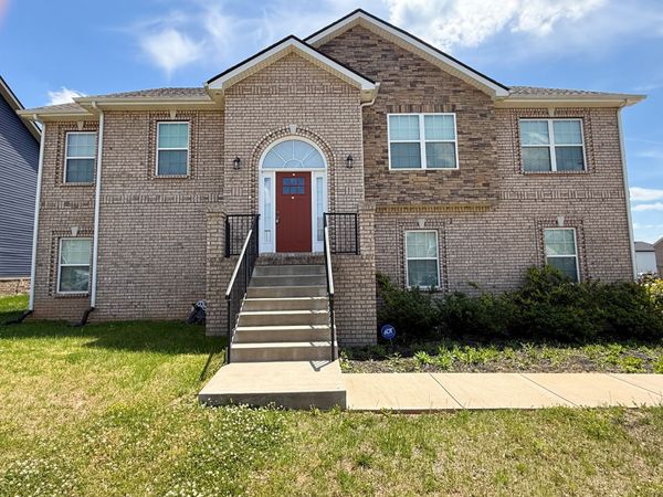 350 Dugger Dr , Clarksville, TN 37042