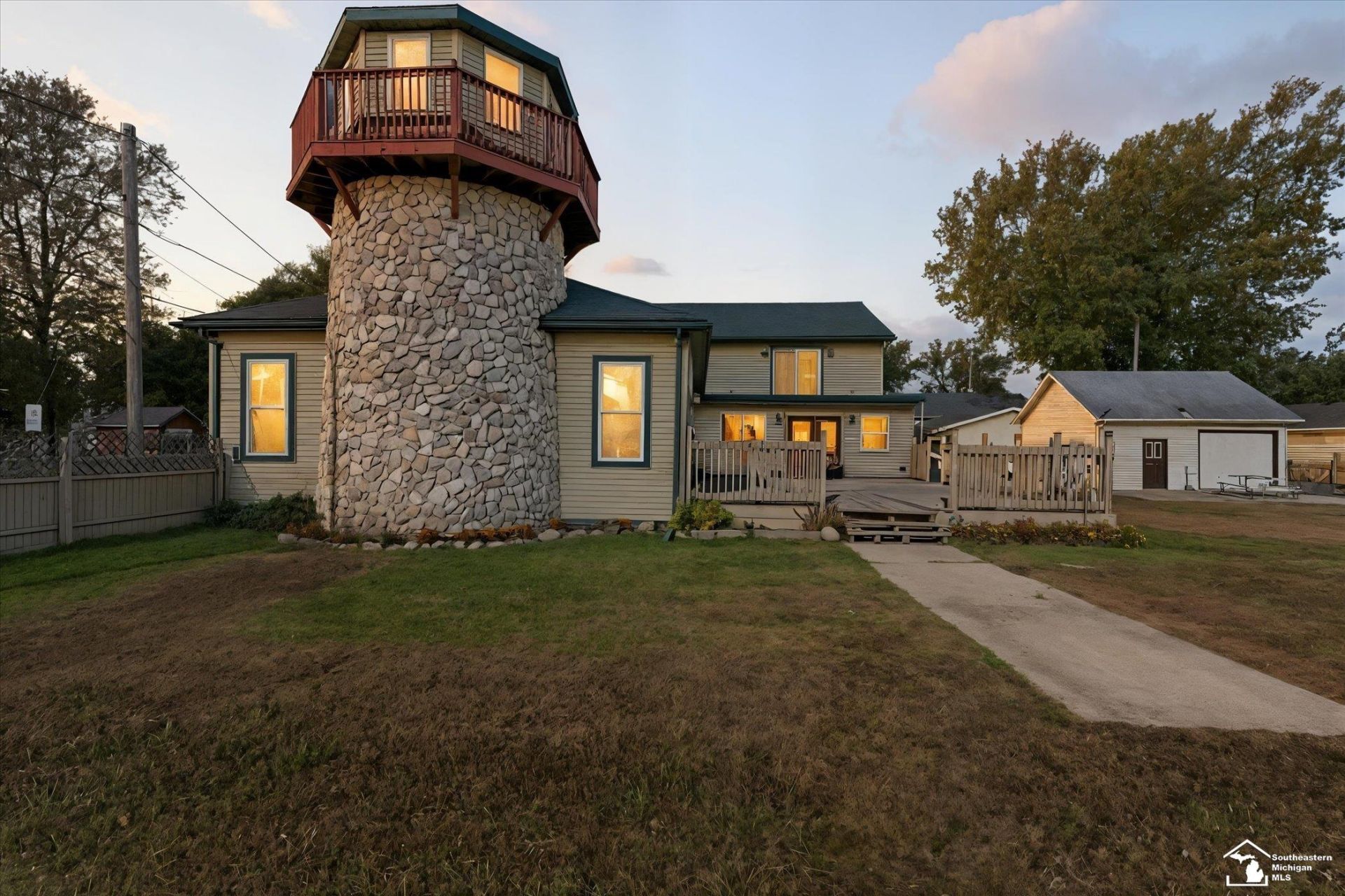 11239 Harold Drive, Luna Pier, MI 48157 Main Photo