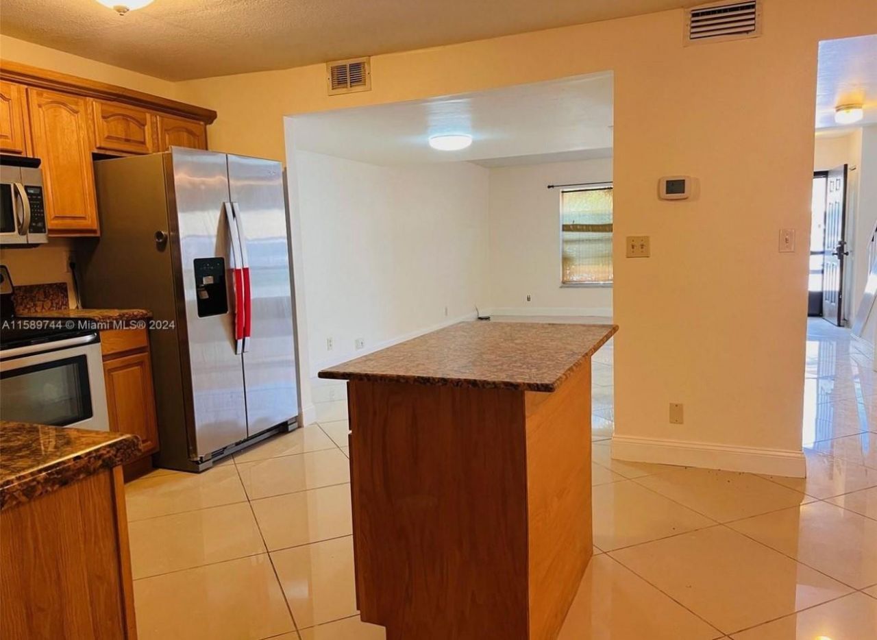 6534 SW 41st Street, Davie, FL 33314 Photo