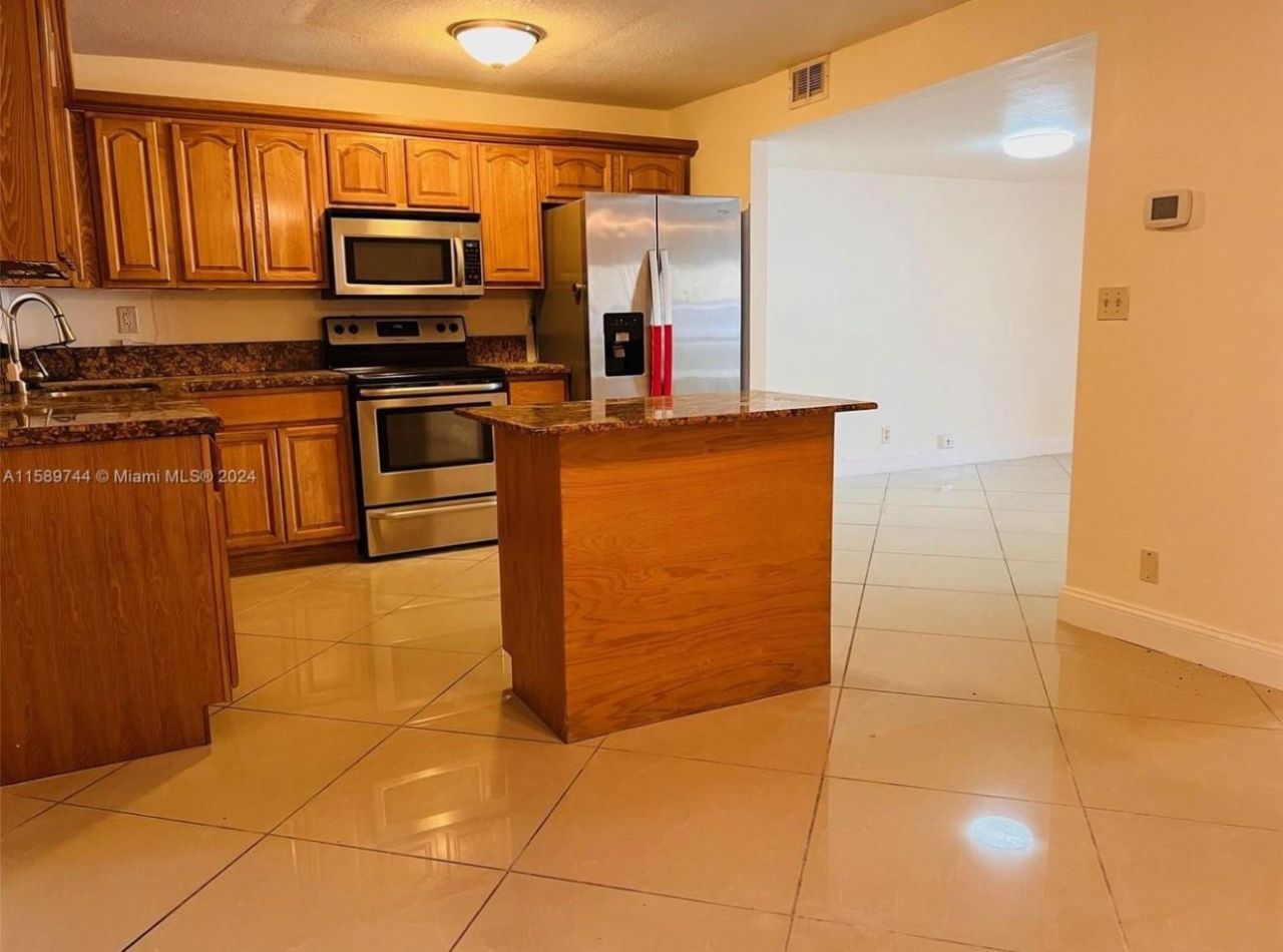 6534 SW 41st Street, Davie, FL 33314 Photo
