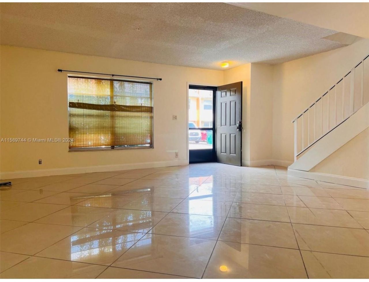 6534 SW 41st Street, Davie, FL 33314 Photo